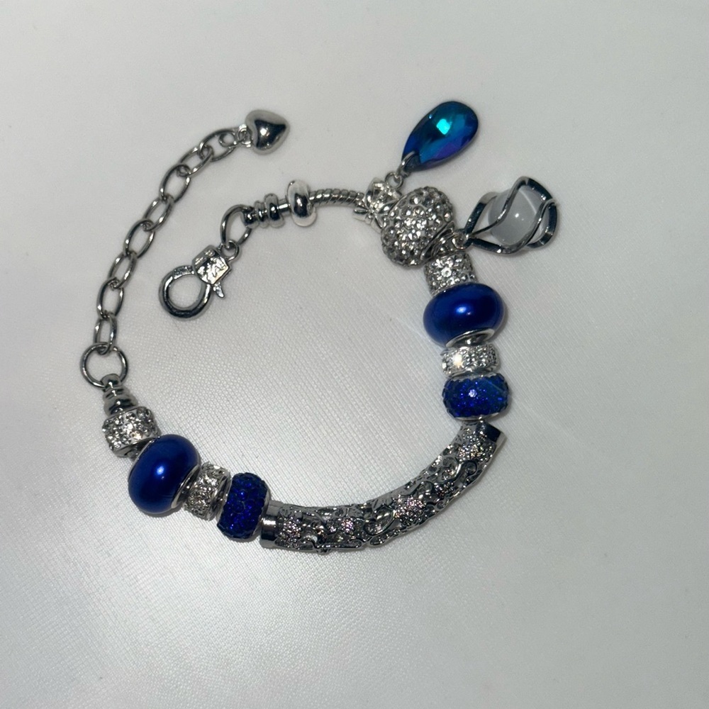 Elegant Silver and Blue Beaded Bracelet - Picture 6 of 6